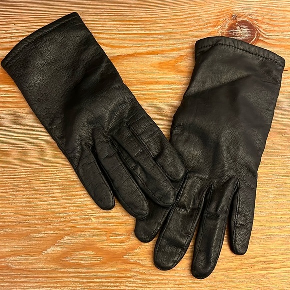 FOWNES Black Leather Gloves Women’s- Size 7 1/2 - Picture 1 of 5